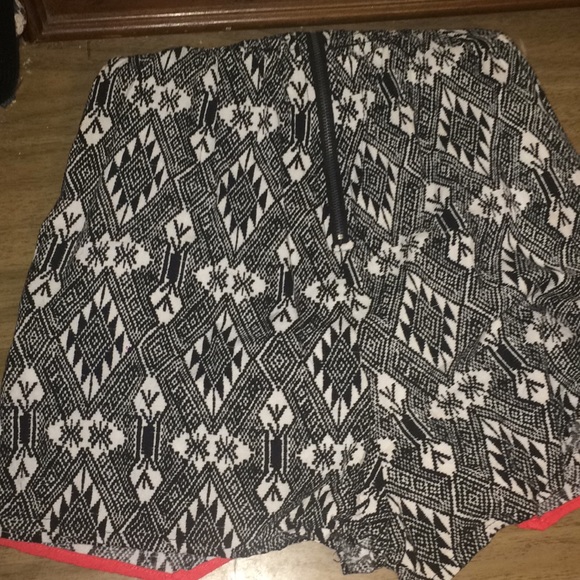 Black and white romper! - Picture 5 of 5